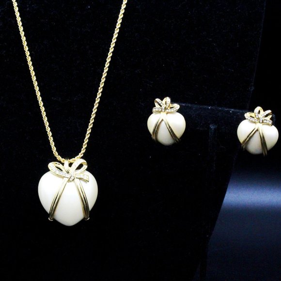 Joan Rivers Contemporary Puff Heart Beige Necklace Earrings Set - Picture 4 of 12